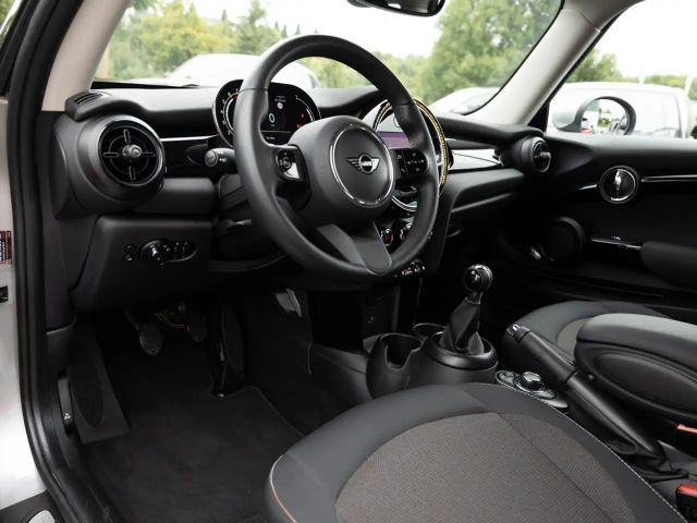 MINI Cooper Essential Trim FACEL. LED SHZ PDC