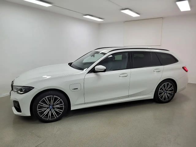 BMW 320 320e Touring xDrive