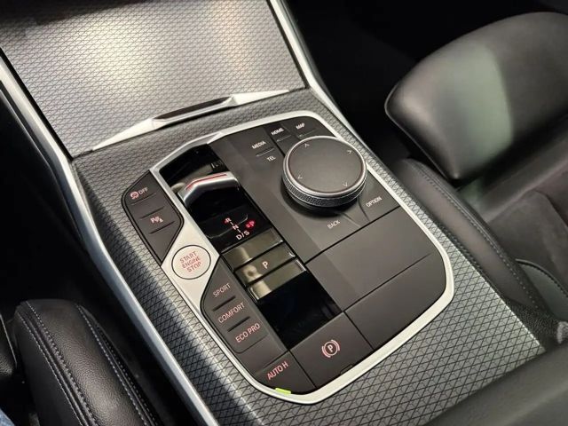 BMW 320 320d M-Sport Sedan