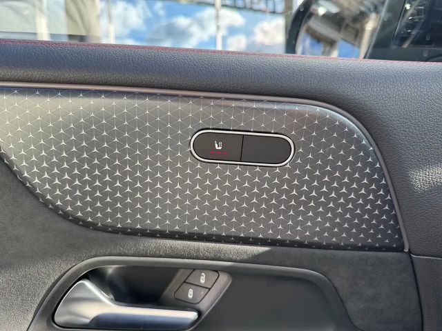 Mercedes-Benz EQB 300 4MATIC AMG Line