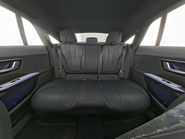 Mercedes-Benz EQE 300 Sedan