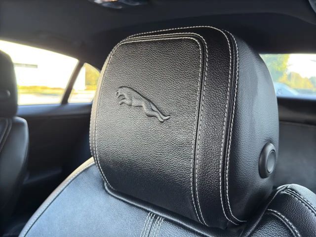 Jaguar XE AWD D200 R-Dynamic S