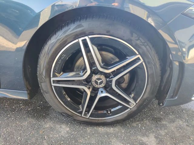 Mercedes-Benz A 180 AMG Line