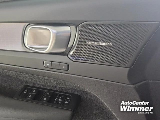 Volvo XC40 Dark Plus