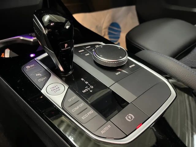 BMW 118 118i 5-deurs Sedan