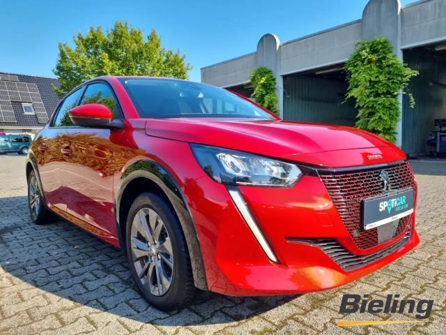 Peugeot 208 Navi Rückfahrkamera Einparkhile 1.Hand