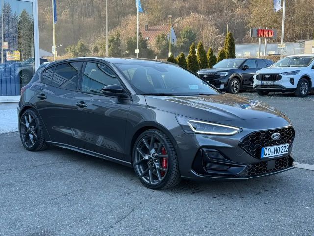 Ford Focus EcoBoost ST Line