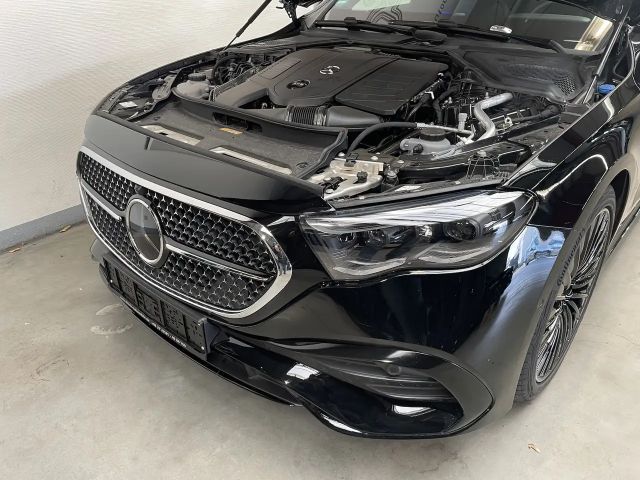 Mercedes-Benz E 200 AMG Line Sedan