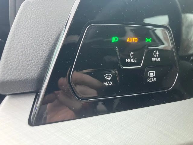 Volkswagen Golf Business DSG Variant