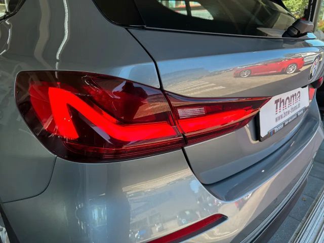 BMW 118 118i Sedan Sport Line