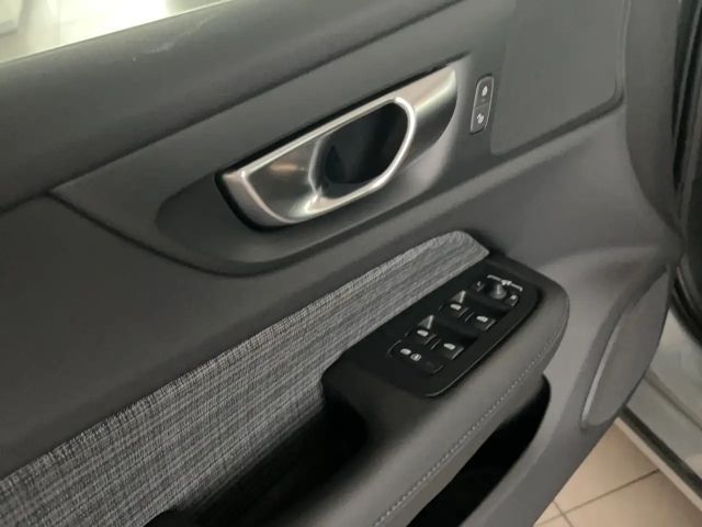 Volvo V60 Core Hybrid