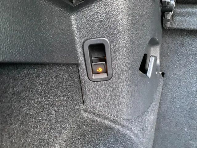 Volkswagen Golf 8 Limo Sondermodell*Active*116TDI,AHV,LED,ACC,Navi