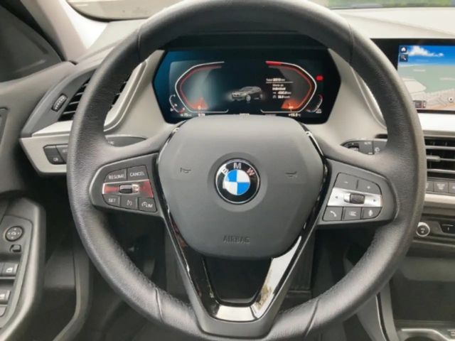 BMW 118 118i 5-deurs Sedan