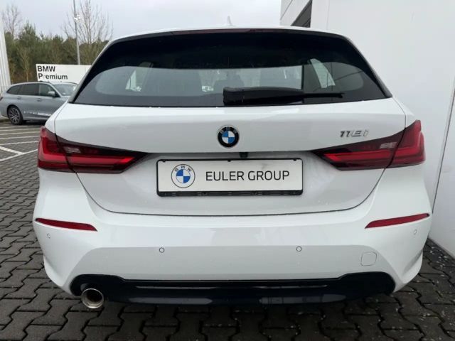 BMW 118 118i Sedan Sport Line