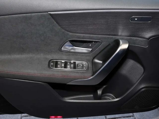 Mercedes-Benz A 200 AMG Line