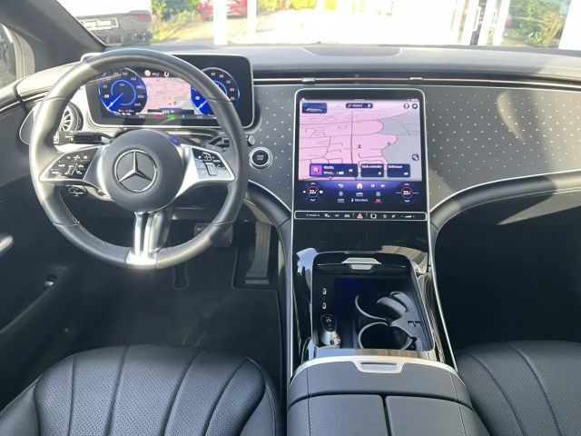 Mercedes-Benz EQE 300 Sedan