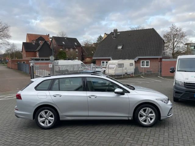 Volkswagen Golf 1.5 eTSI Golf VIII Life Variant