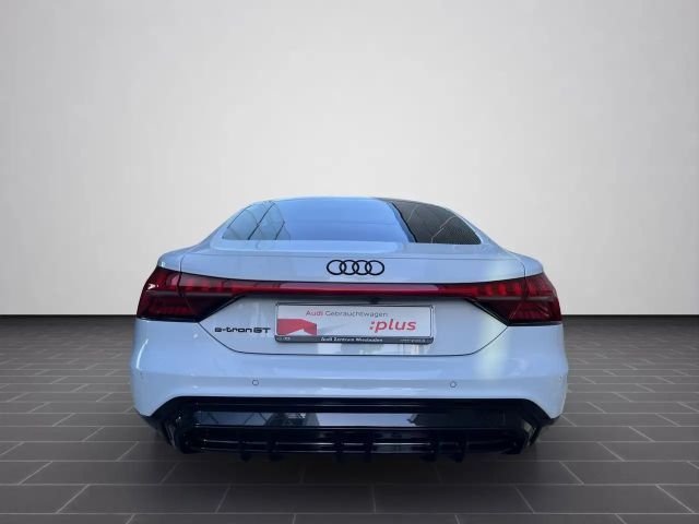 Audi e-tron GT 350 kW