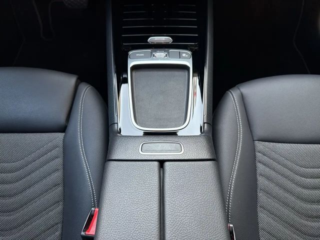 Mercedes-Benz GLA 200 PTS Cam Navi Wide LED SHZ EASY-PACK