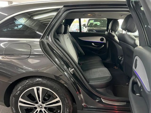 Mercedes-Benz E 220 AVANTGARDE E 220 d Estate