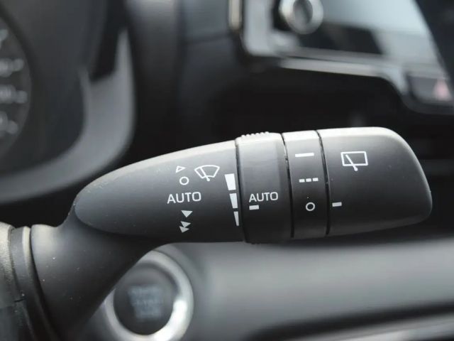 Toyota Yaris Club Hatchback