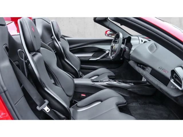 Ferrari 296 *Carbon+LED*Lift*Racing-Livery*Racingsitze*HiFi*