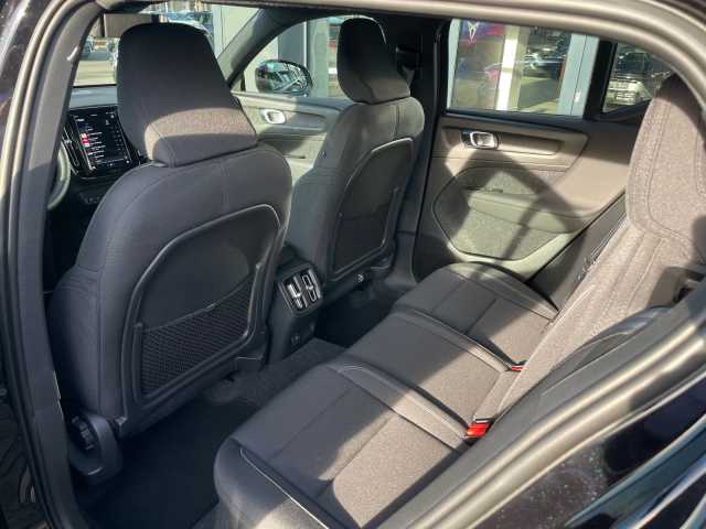 Volvo XC40 Core Recharge