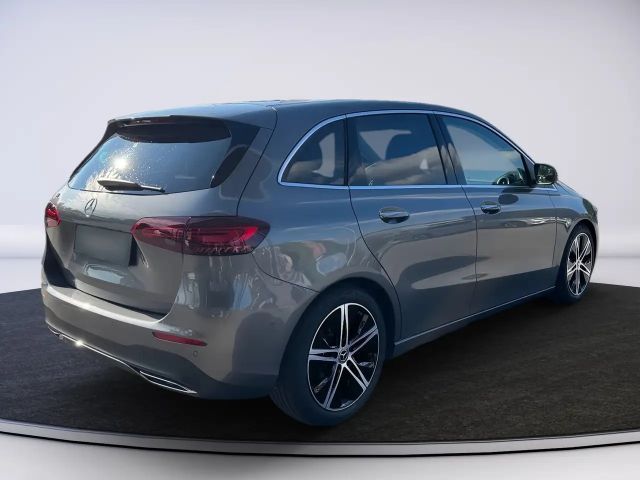 Mercedes-Benz B 180 Sedan