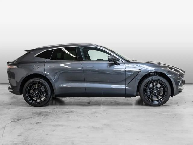 Aston Martin DBX Magnetic Silver Onyx Black