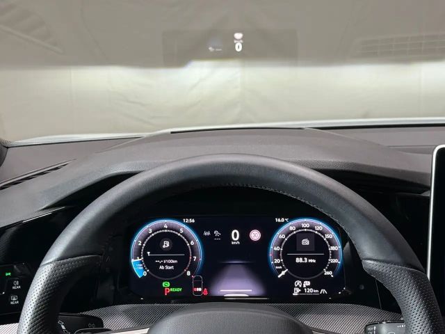 Volkswagen Golf 1.5 eTSI DSG R-Line