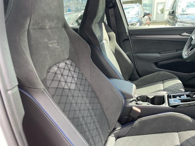 Volkswagen Golf DSG R-Line