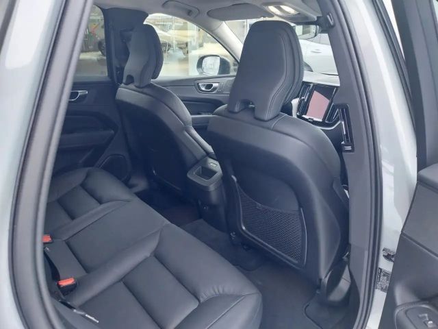 Volvo XC60 AWD Dark Plus