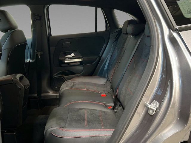 Mercedes-Benz GLA 200 AMG Line