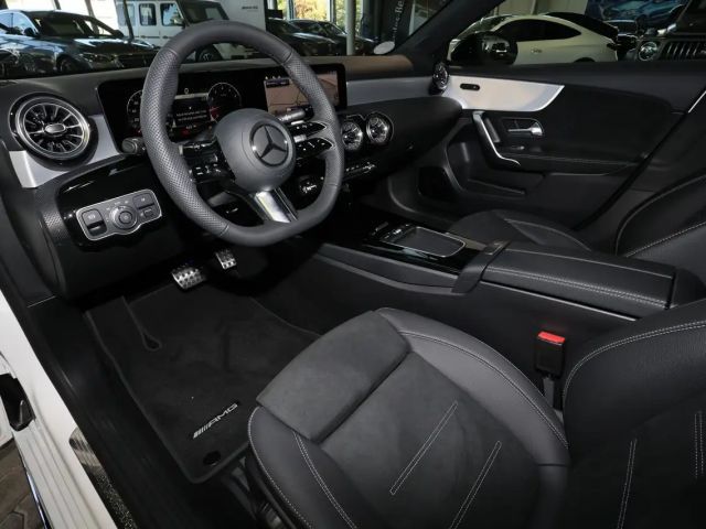 Mercedes-Benz A 180 AMG Line