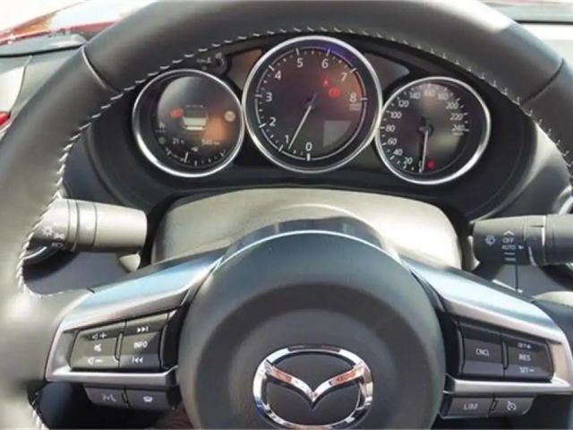 Mazda MX-5 Exclusive-line SkyActiv