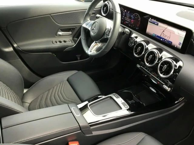 Mercedes-Benz A 180 Hatchback