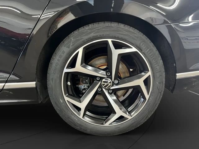 Volkswagen Passat 2.0 TSI R-Line Variant