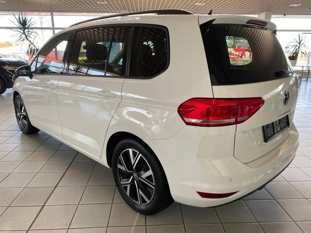 Volkswagen Touran 1.5 TSI DSG IQ.Drive