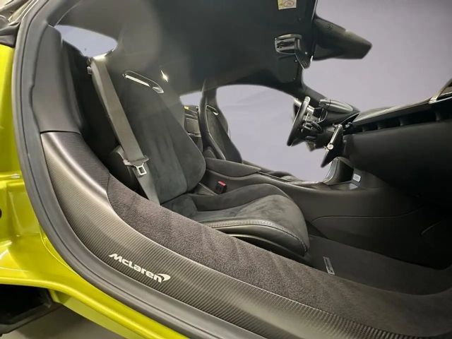 McLaren Artura Artura / Flux Green / B&W / Tracking System