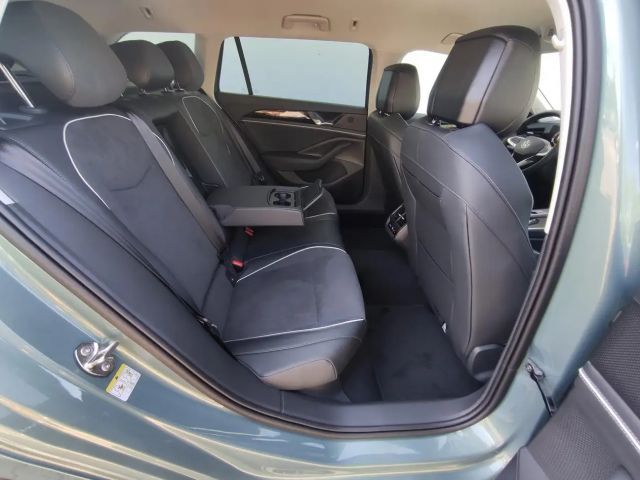 Volkswagen Passat 1.5 eTSI Business Variant