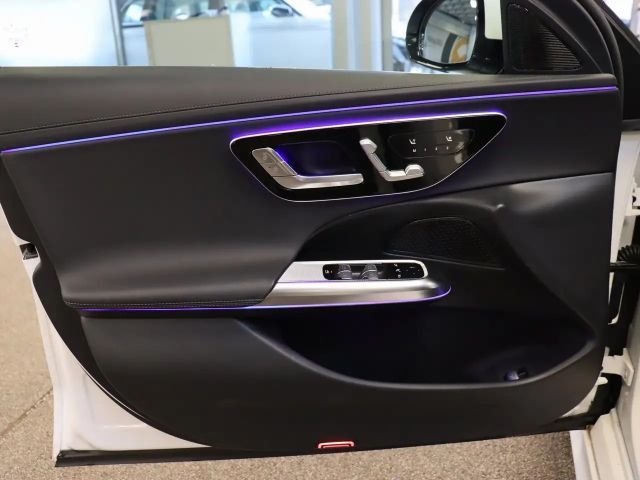 Mercedes-Benz E 200 AVANTGARDE Sedan