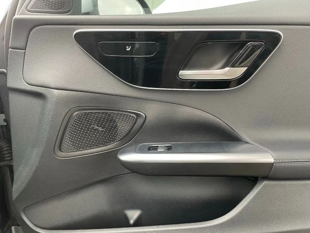 Mercedes-Benz C 200 Sedan