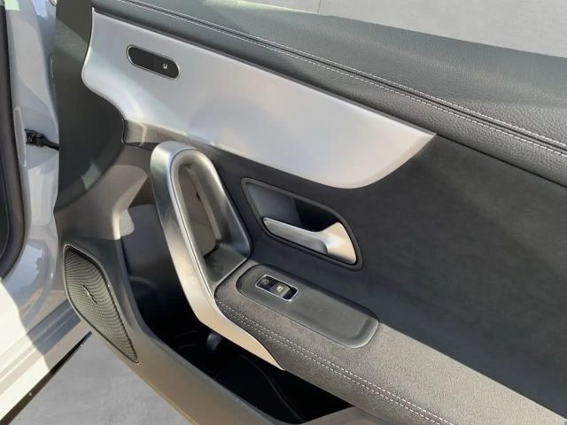 Mercedes-Benz CLA 200 CLA