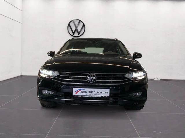 Volkswagen Passat 1.5 TSI Business DSG Variant