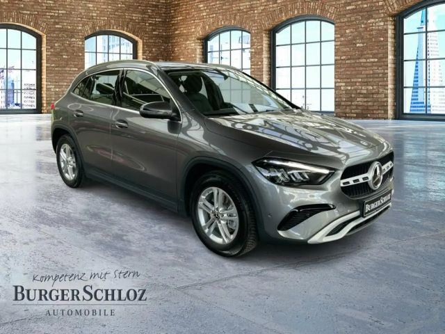 Mercedes-Benz GLA 180 Leder el.Heck KAM PDC SpurH Navi AUT