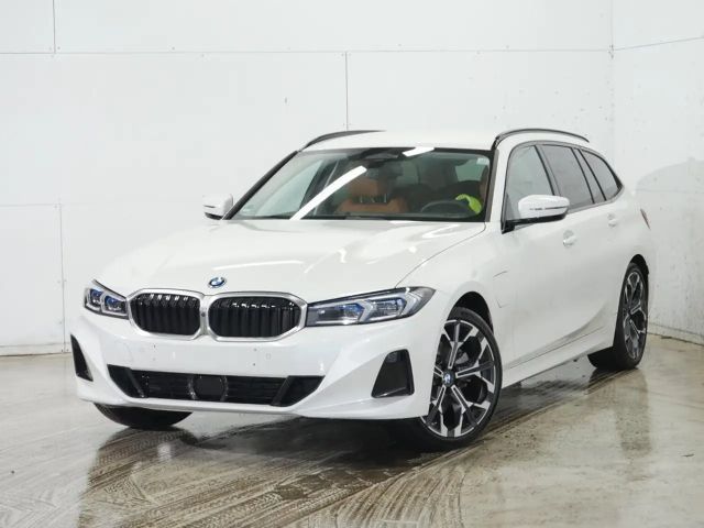 BMW 330 330e Touring xDrive