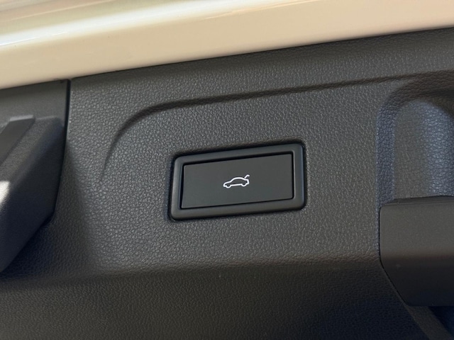 Volkswagen Touran 2.0 TDI DSG IQ.Drive