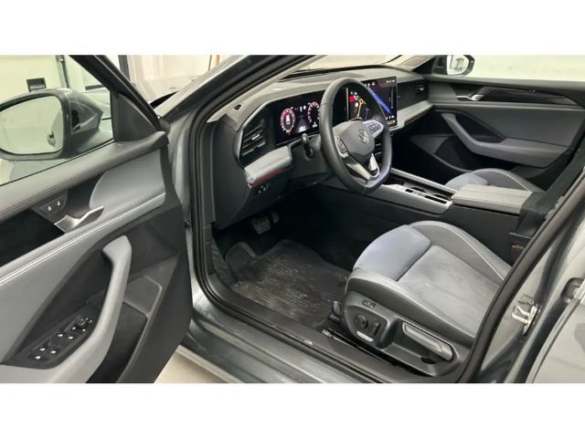 Volkswagen Passat 1.5 eTSI Business Variant