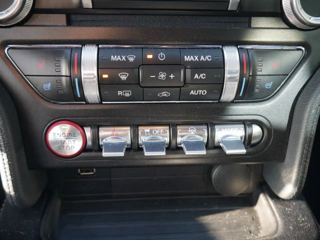 Ford Mustang Fastback GT 5.0 V8