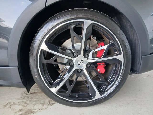 Porsche Taycan 4S Cross Turismo